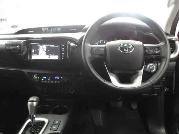 Toyota Hilux 2.4 Z Diesel Turbo 4WD - Toyota Certified Used Car (Black Mica) — photo 7