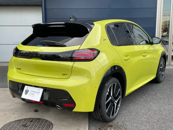 Peugeot 208 GT — photo 7