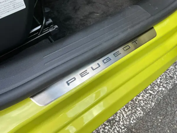 Peugeot 208 GT — photo 9