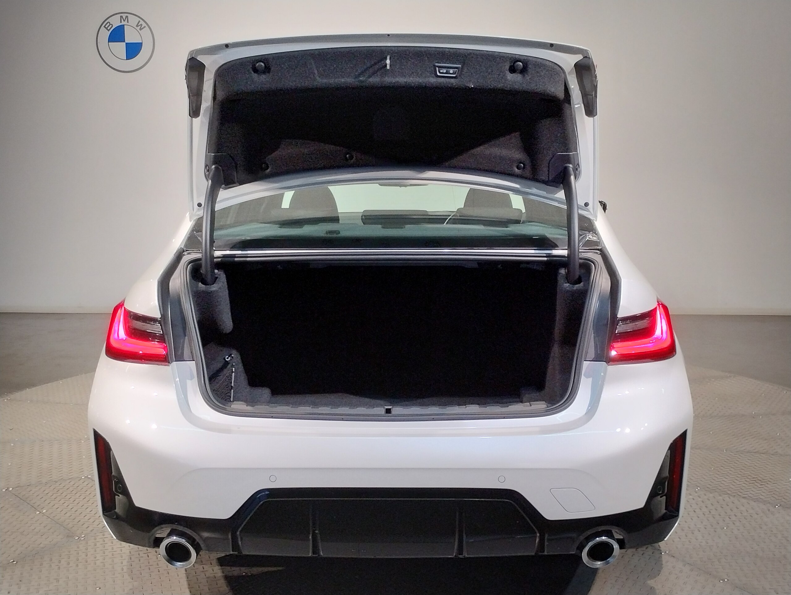 BMW 3 Series 320d xDrive M Sport Diesel Turbo 4WD — photo 9