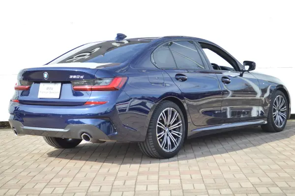 2022 Bmw 3 Series — photo 3