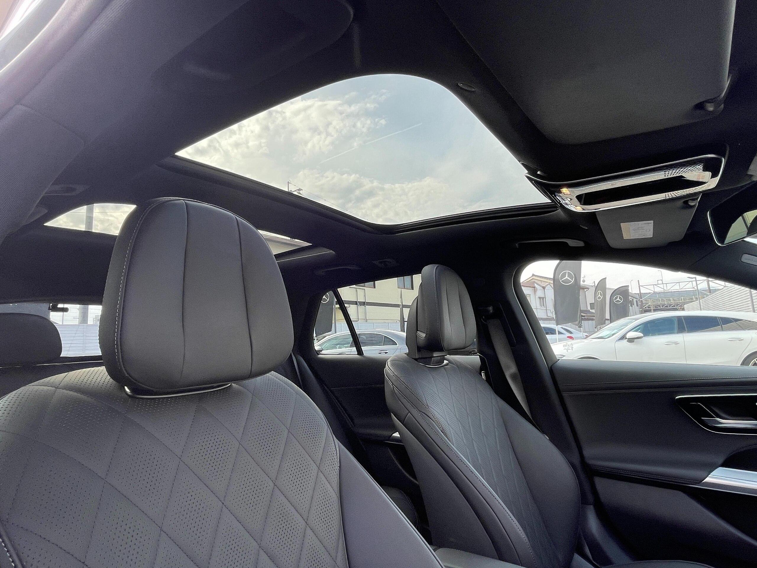 Mercedes-Benz E-Class Wagon E300 Exclusive (with ISG) MP202401 Digital Interior Package Leather Exclusive Package Seat Ventilation (includes seat heating) Dashcam Power Rear Gate Former Demo Car MBUX Superscreen M-Care Inherited Certified 2-Year Warranty (Verde Silver Metallic) — photo 8