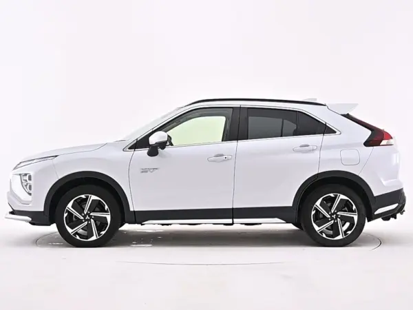 2020 Mitsubishi Eclipse Cross — photo 2