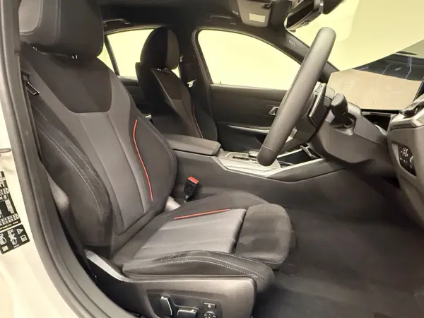 BMW 3 Series 320d xDrive M Sport Diesel Turbo 4WD 2nd LCI Late Model Steering Active Cruise Head-Up Display Seat Heater Surround View Camera Intelligent Safety Ambient Light Rear Assist Genuine 18-inch AW G20 (Alpine White) — photo 8