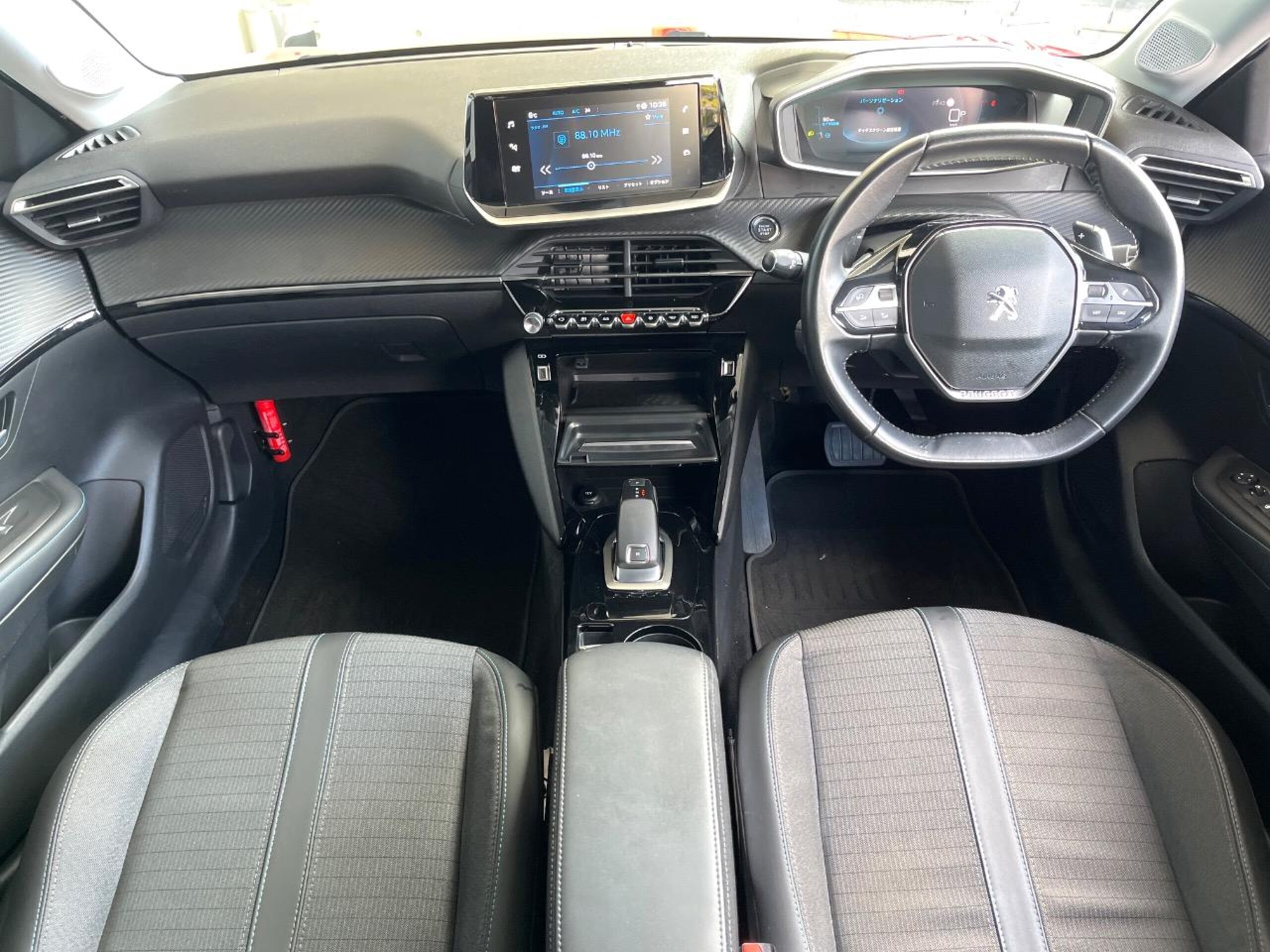 2021 Peugeot 208 — photo 2