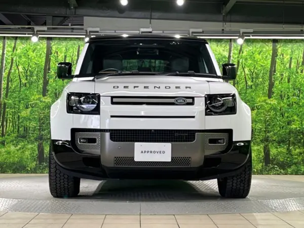 Land Rover Defender 110 X Dynamic HSE 3.0L D300 Diesel Turbo 4WD Certified Used Car Sunroof Air Suspension Front Seat Heaters & Ventilation Meridian Power Steering Column Adaptive Cruise Blind Spot Monitor Genuine 20-inch Alloy Wheels (Fuji White (Solid)) — photo 9