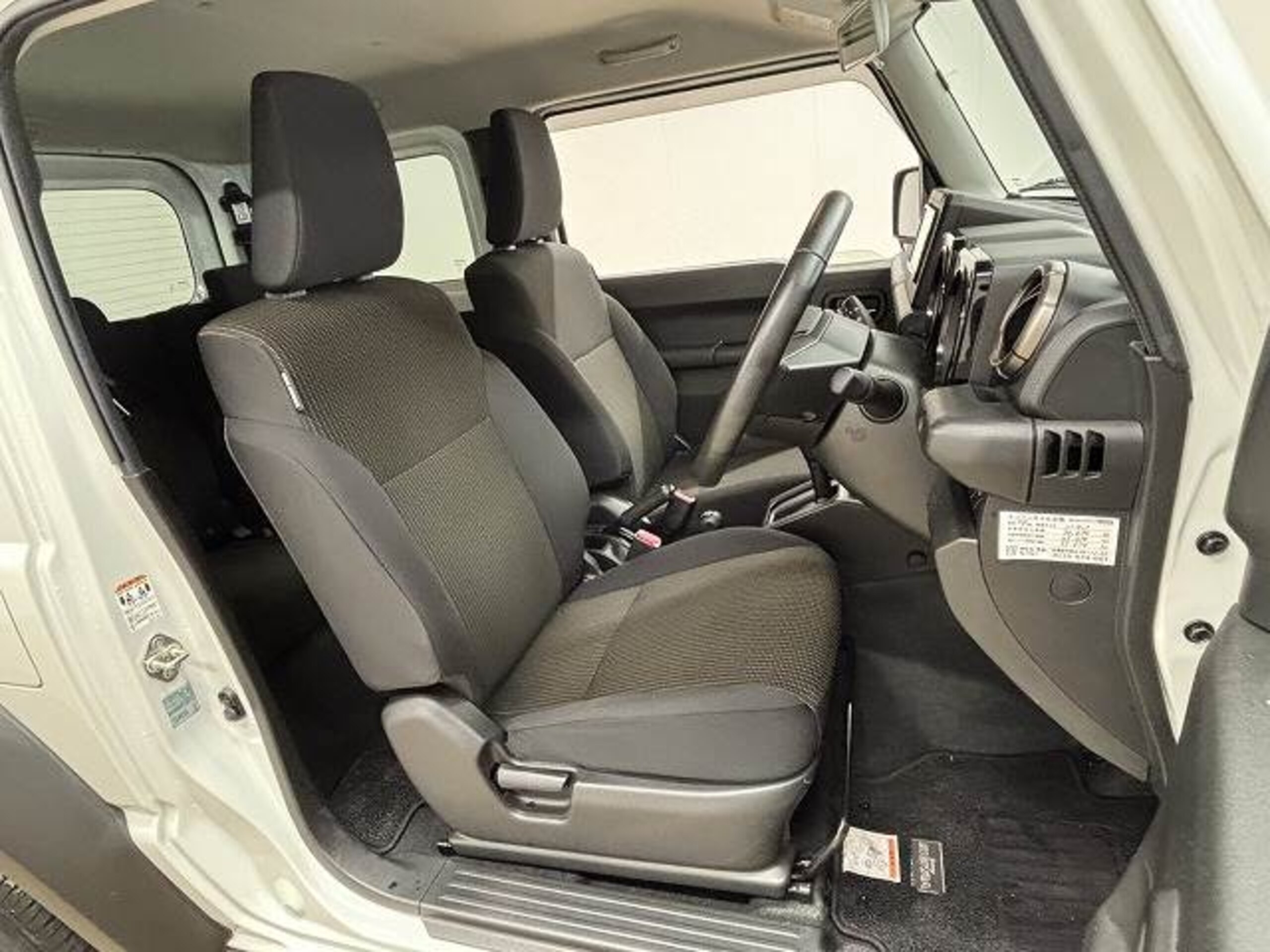 Suzuki Jimny Sierra 1.5 JC 4WD — photo 7