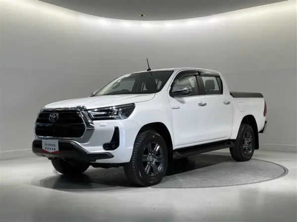 Toyota Hilux 2.4 Z Diesel Turbo 4WD (Pearl Mica) — thumbnail 1