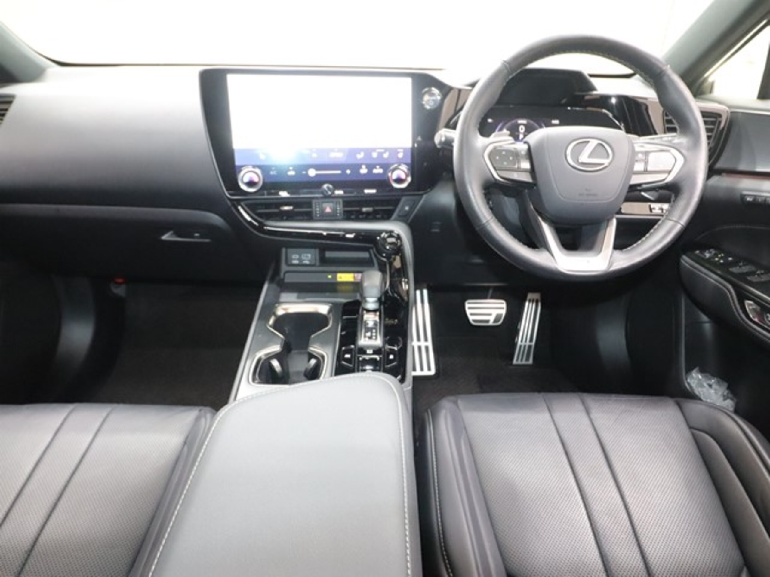 Lexus NX 350h F Sport — photo 7