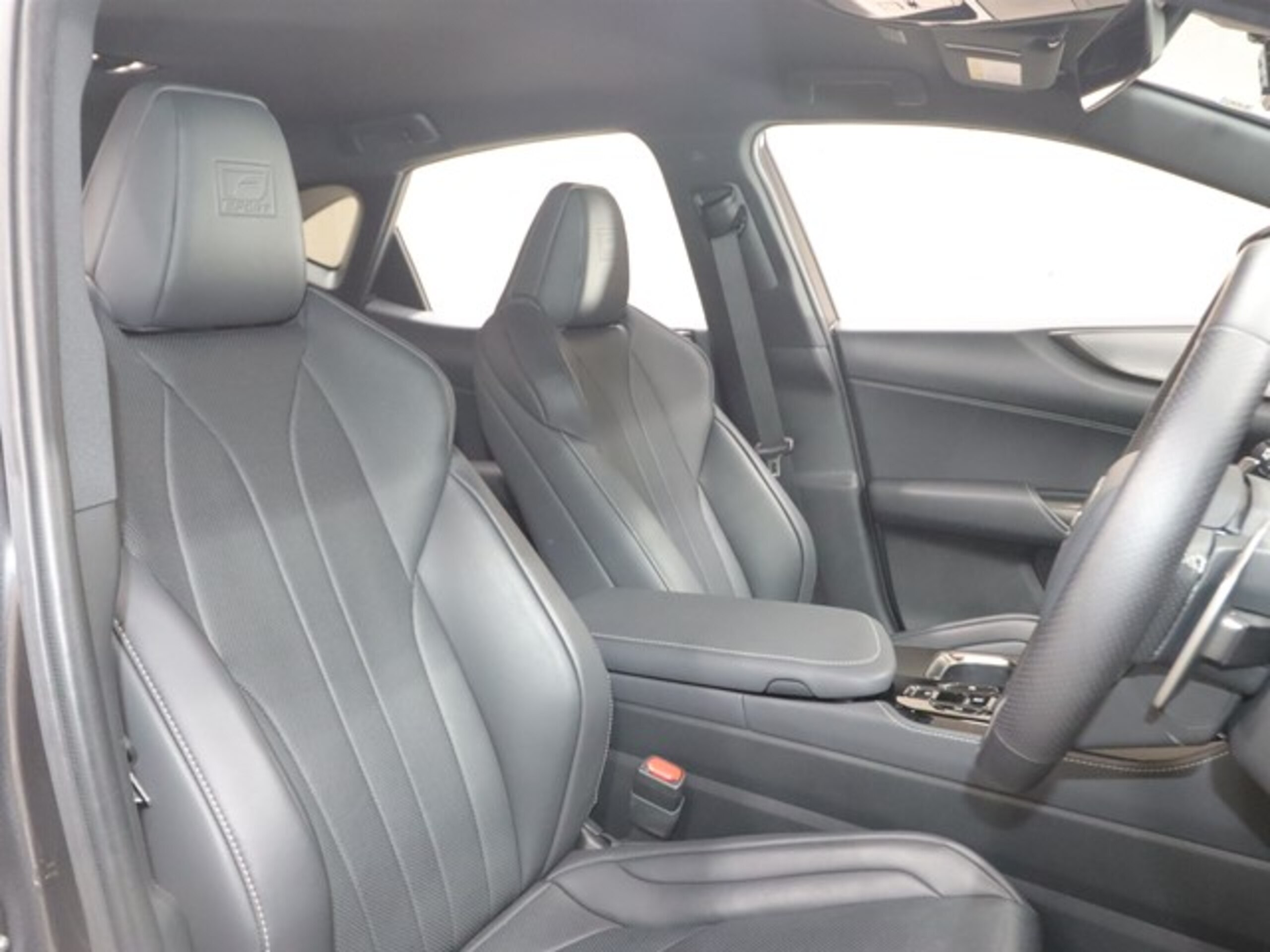 Lexus NX 350h F Sport — photo 8