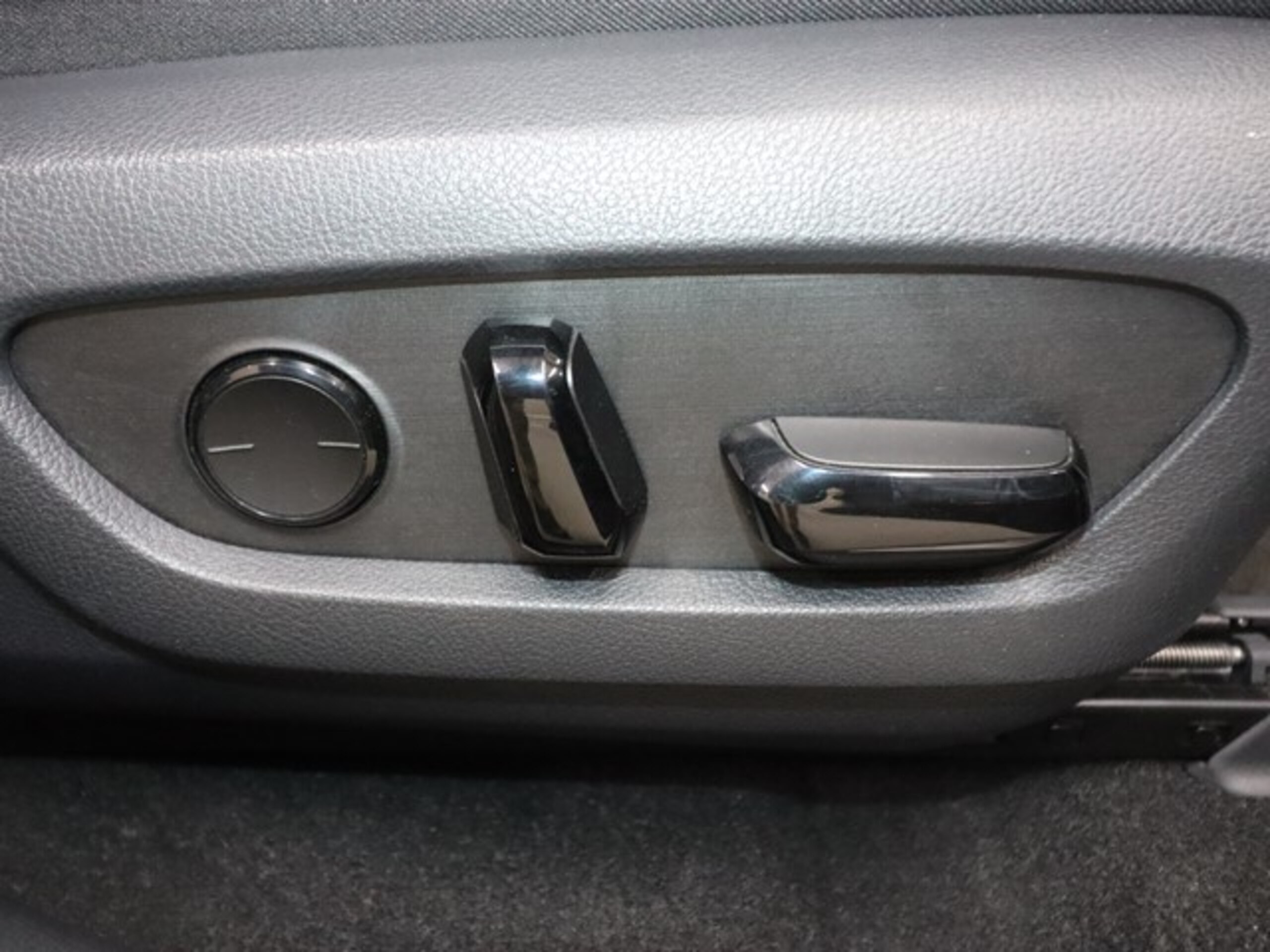 Lexus NX 350h F Sport — photo 9