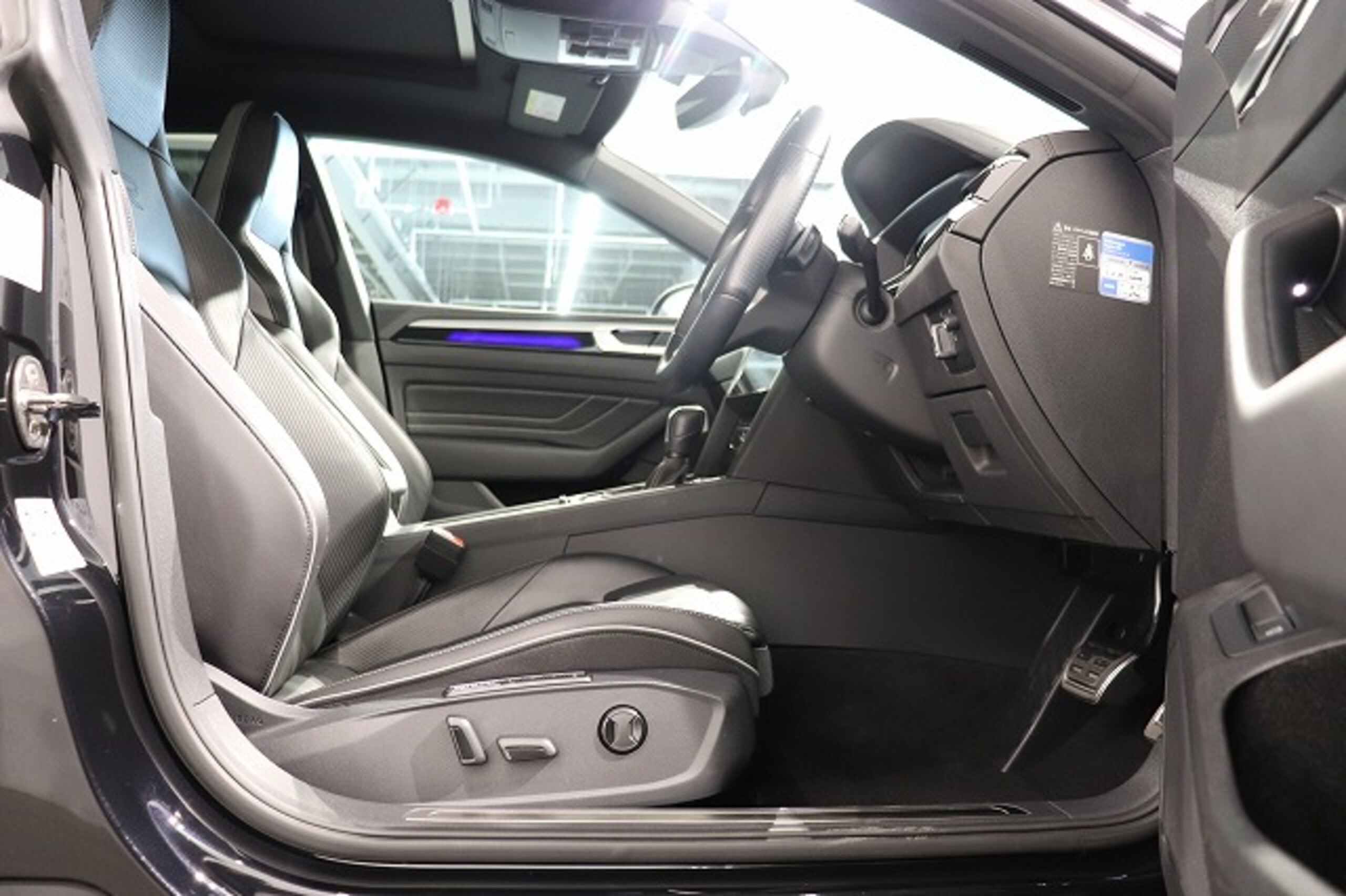 Volkswagen Arteon TSI 4Motion R-Line Advance 4WD — photo 7