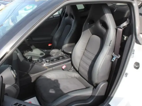 Nissan GT-R 3.8 Pure Edition 4WD One Owner NISMO Sports Seats Paddle Shift Genuine 20-inch Alloy Wheels Brembo Calipers Black Leather Seats Genuine Navigation Full-Seg Back Camera ETC Cruise Control Dashcam (Pearl White) — photo 8