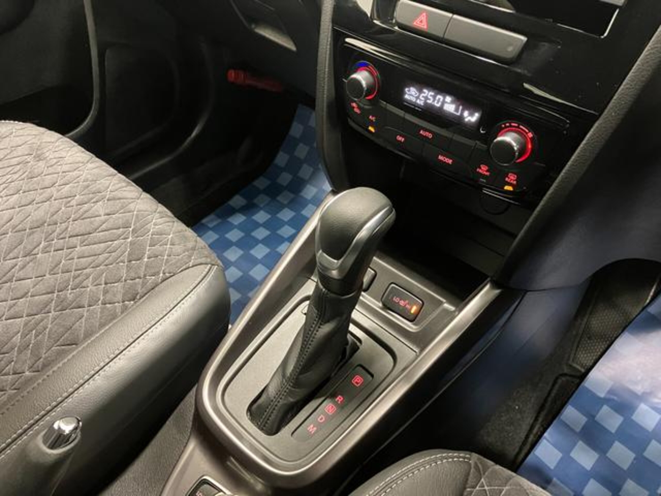 Suzuki Escudo 1.5 4WD — photo 8