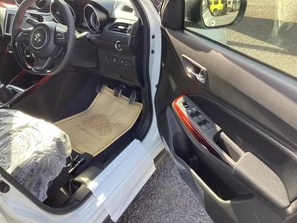 Suzuki Swift Sport 1.4 Registered Unused Vehicle with Manufacturer Warranty (Pure White Pearl) — photo 7