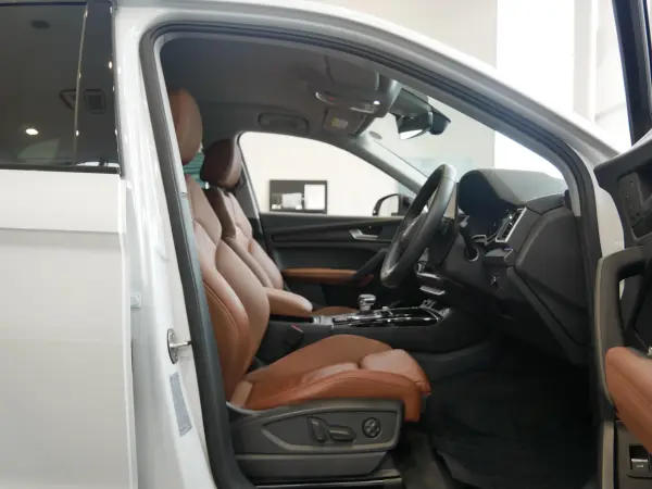 Audi Q5 High Style Diesel Turbo 4WD Certified Used Car Limited High Style Plus Package Luxury Package Black Styling Matrix OLED Rear Combination Lights/Dynamic Turn Indicators (Glacier White Metallic) — photo 7