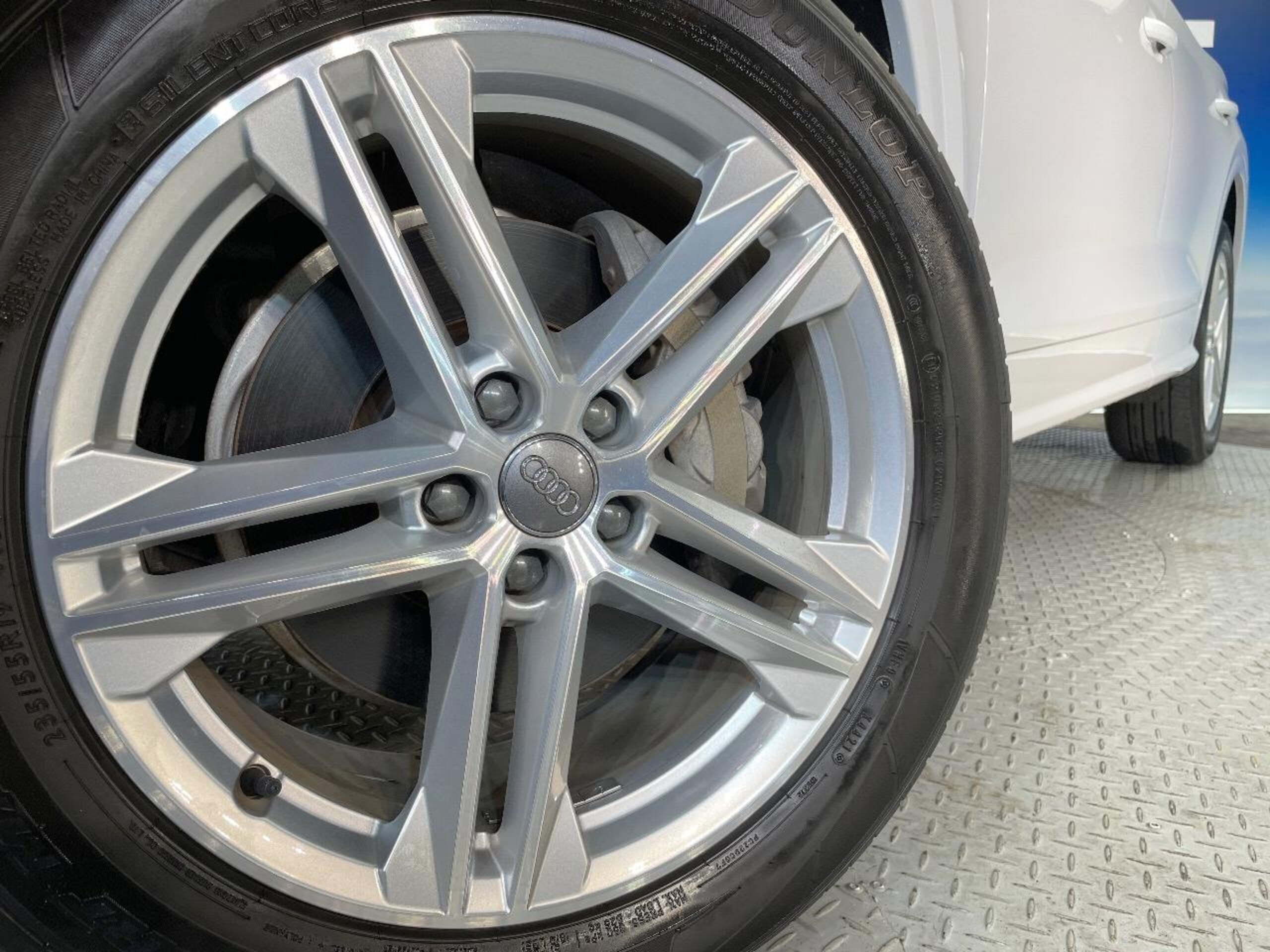 Audi Q5 40 TDI Quattro Sport S Line Package — photo 9