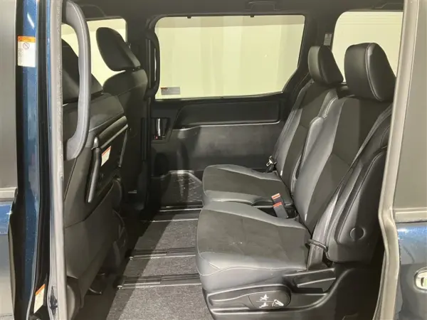 Toyota Noah 2.0 Si WxBII — photo 9