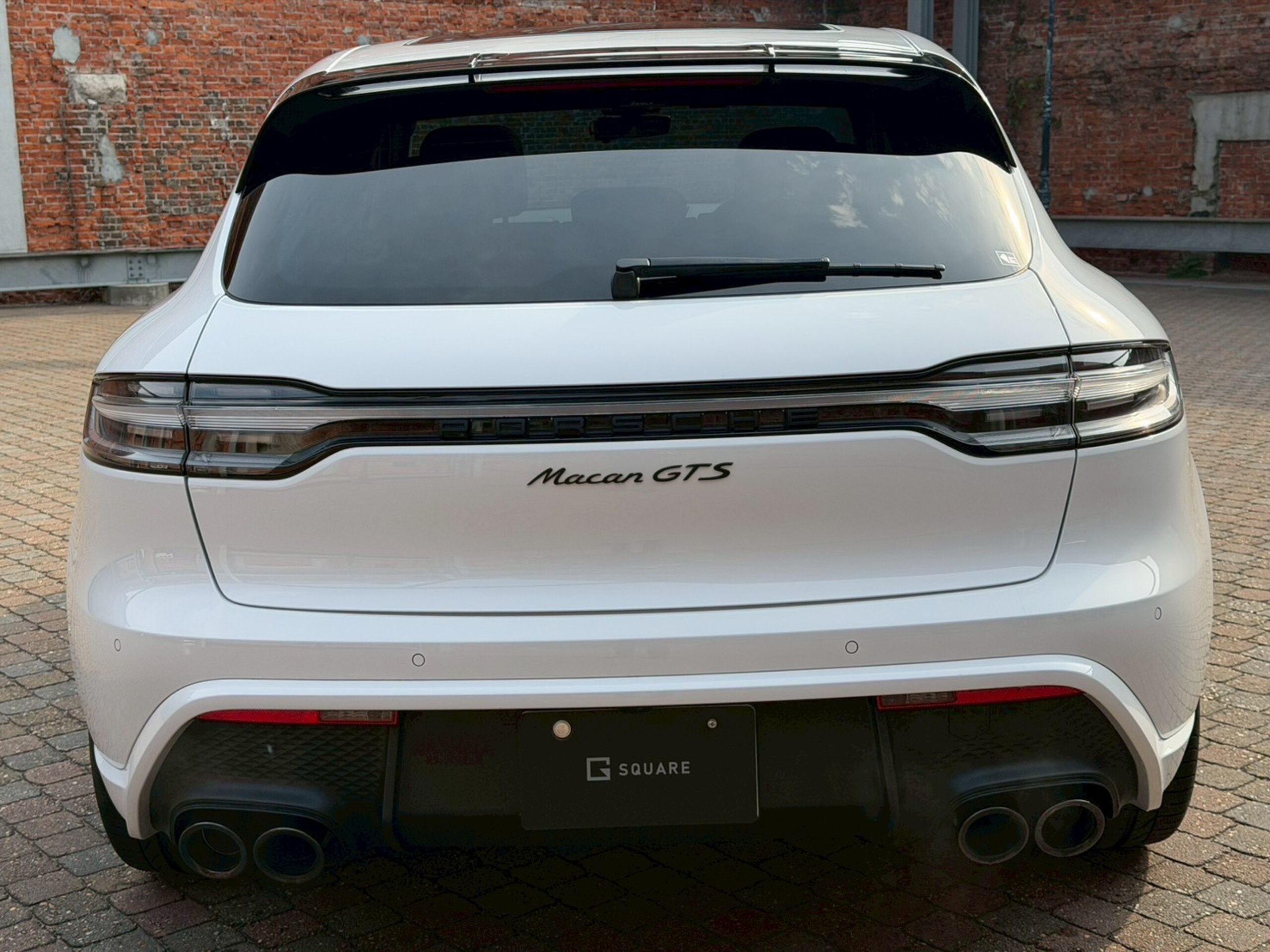 2023 Porsche Macan — photo 3