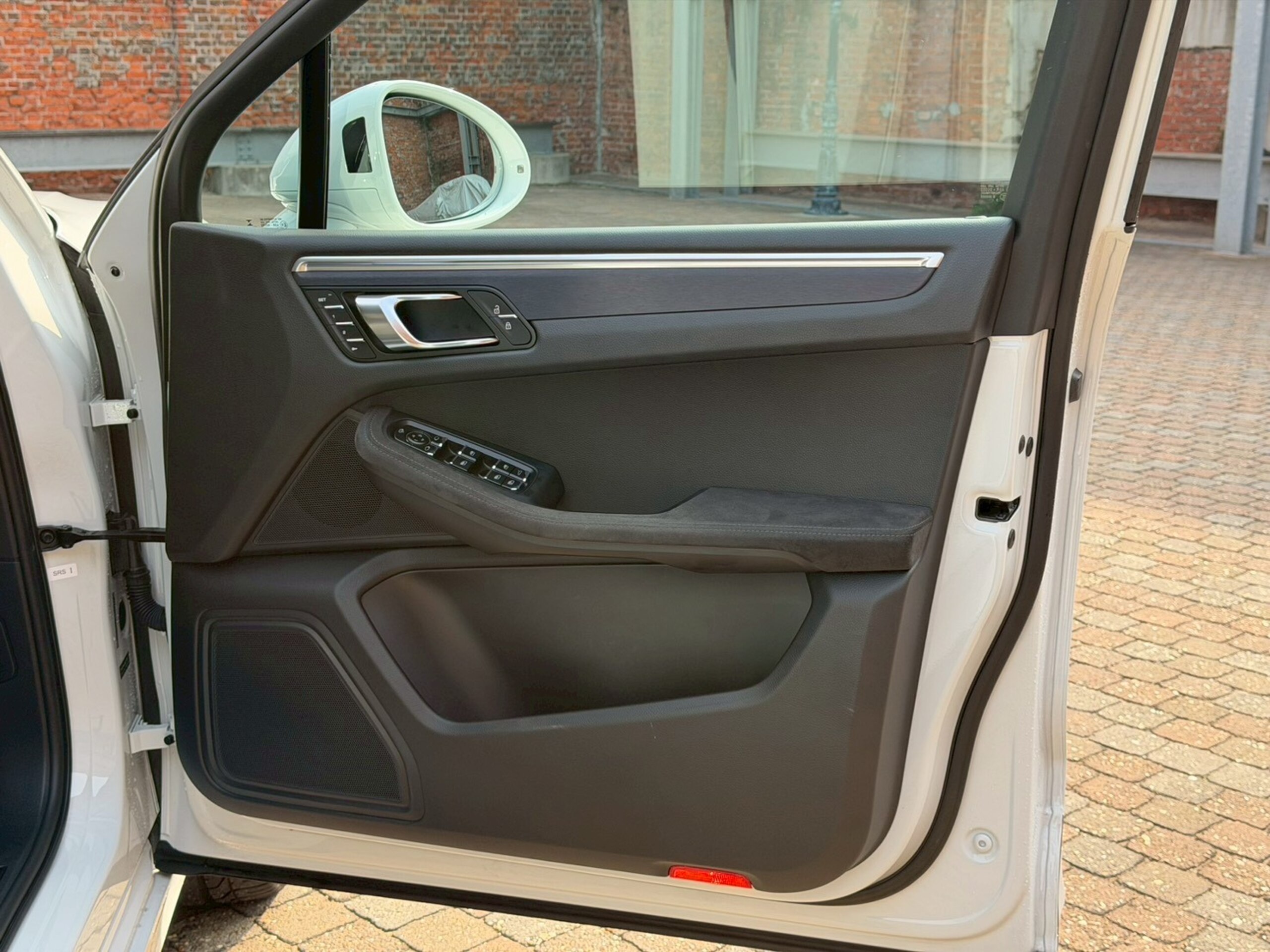 Porsche Macan GTS PDK 4WD — photo 9