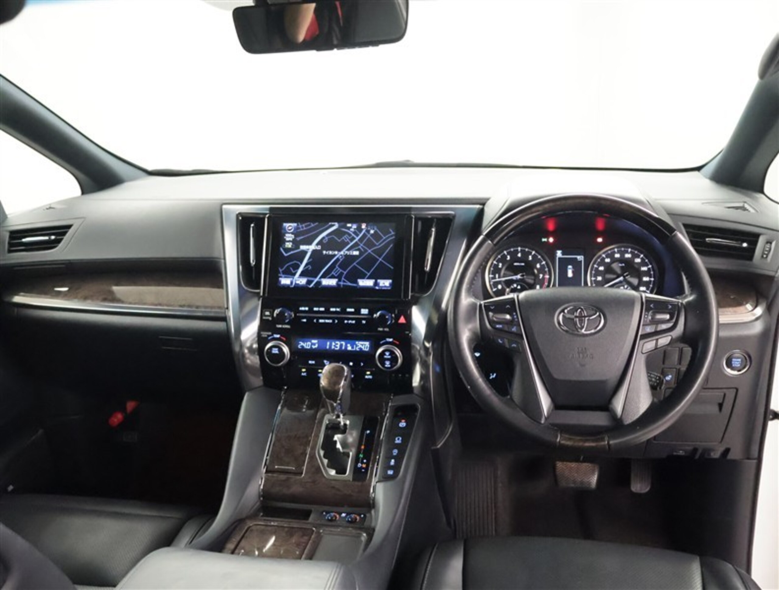 Toyota Alphard 3.5 Executive Lounge 4WD — photo 7