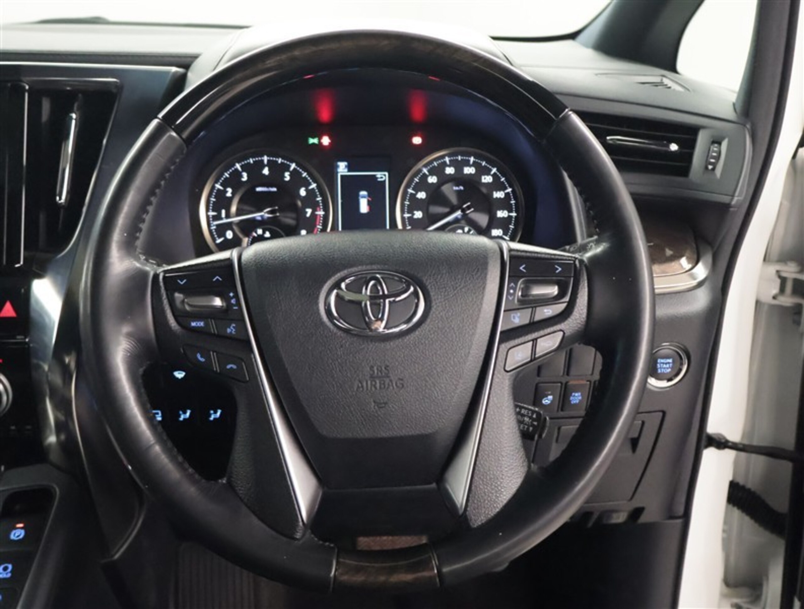 Toyota Alphard 3.5 Executive Lounge 4WD — photo 8