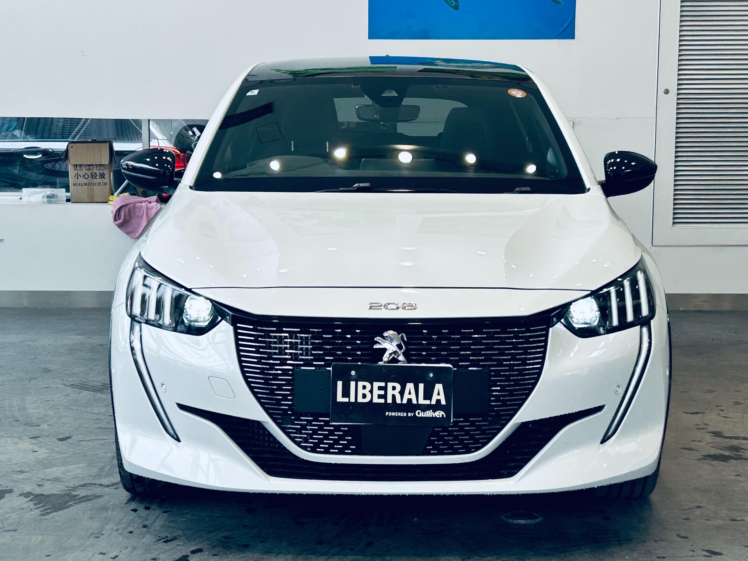 Peugeot 208GT Glass Roof ACC Genuine Display Audio Backup Camera Apple CarPlay Genuine 17-inch AW LED Headlights Clearance Sonar Blind Spot Half Leather Seat Heater Smart Key Paddle Shift ETC (Bran Na Cre) — photo 8