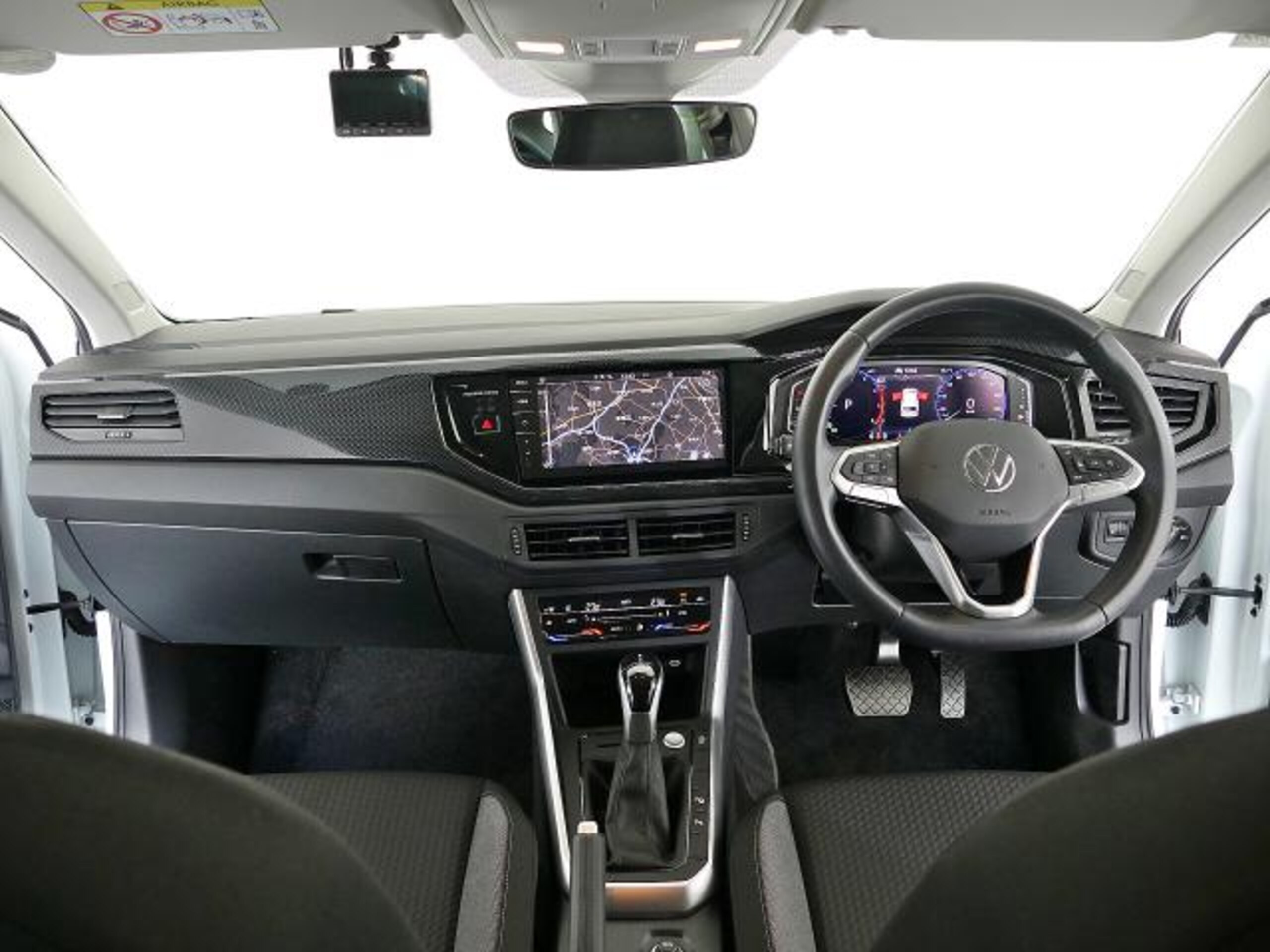 2025 Volkswagen Polo — photo 3