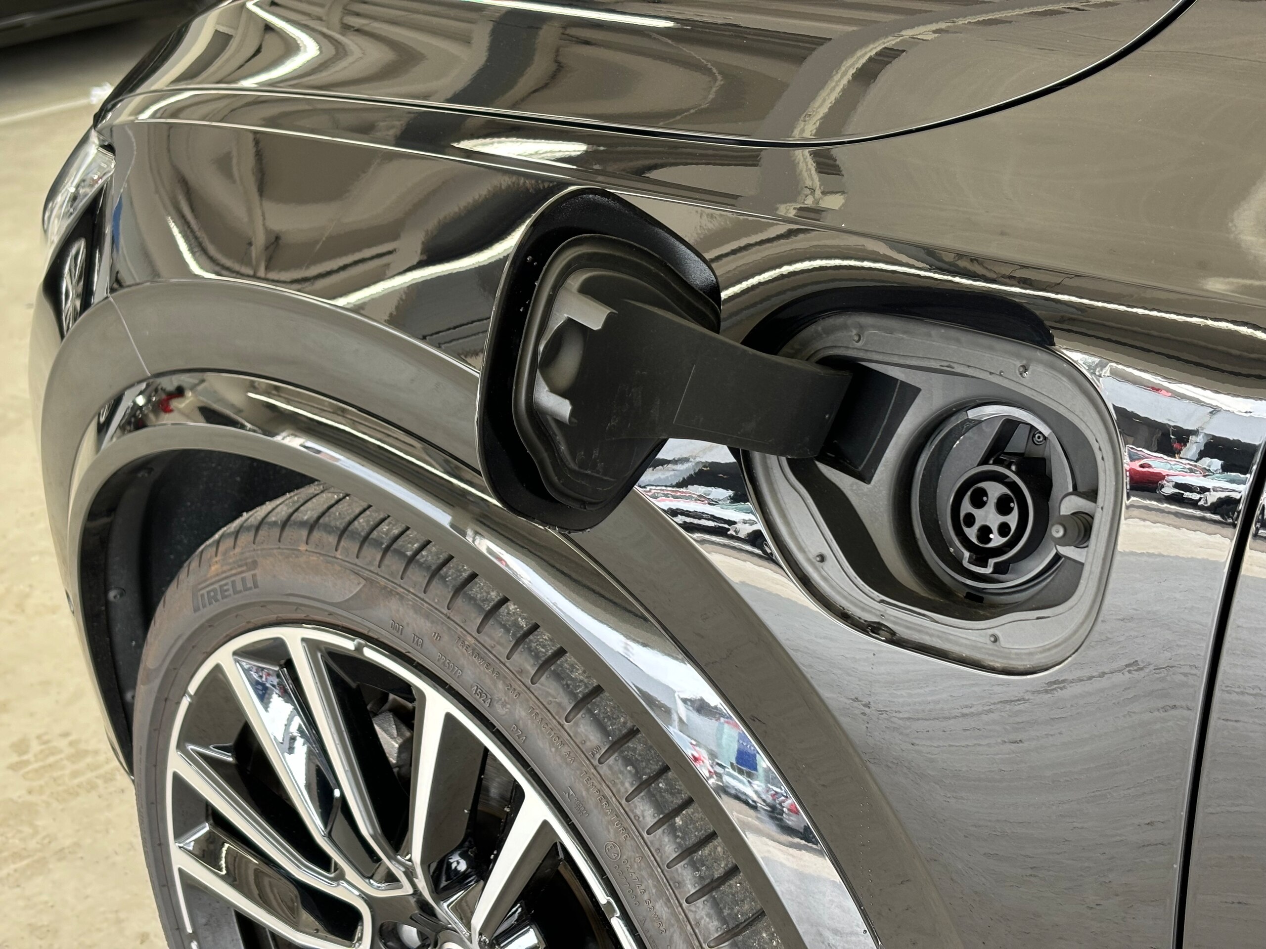 Volvo XC90 Ultimate T8 AWD Plug-in Hybrid 4WD Certified Used Car One Owner Late Design Genuine Dashcam EV Driving Function B&W Audio Air Suspension Orrefors Shift Knob Google Navigation 360 Camera Seat Heater Steering Heater Power Rear Gate ETC2.0 (Onyx Black Metallic) — photo 8