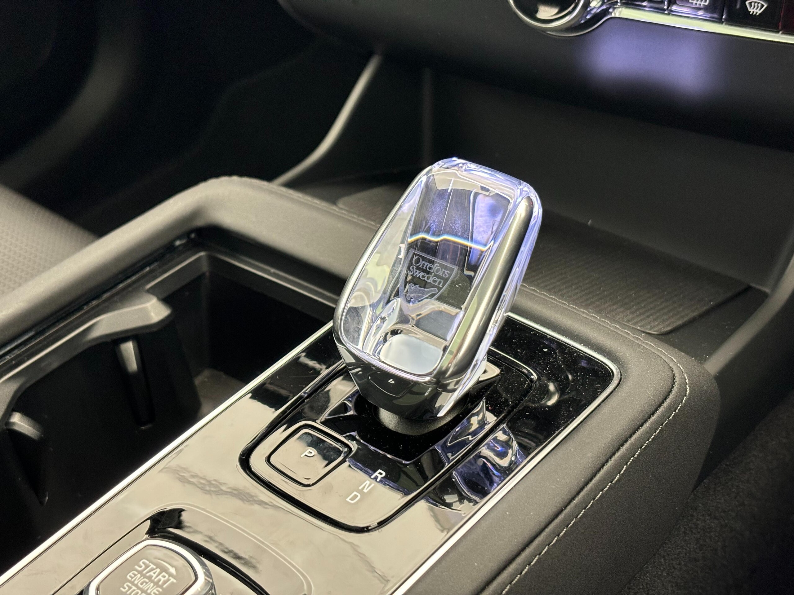 Volvo XC90 Ultimate T8 AWD Plug-in Hybrid 4WD Certified Used Car One Owner Late Design Genuine Dashcam EV Driving Function B&W Audio Air Suspension Orrefors Shift Knob Google Navigation 360 Camera Seat Heater Steering Heater Power Rear Gate ETC2.0 (Onyx Black Metallic) — photo 7