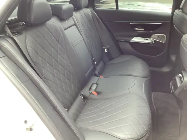 Mercedes-Benz E-Class Wagon E200 Avantgarde AMG Line Package (ISG equipped model) MP202401 (Opalith White) — photo 9