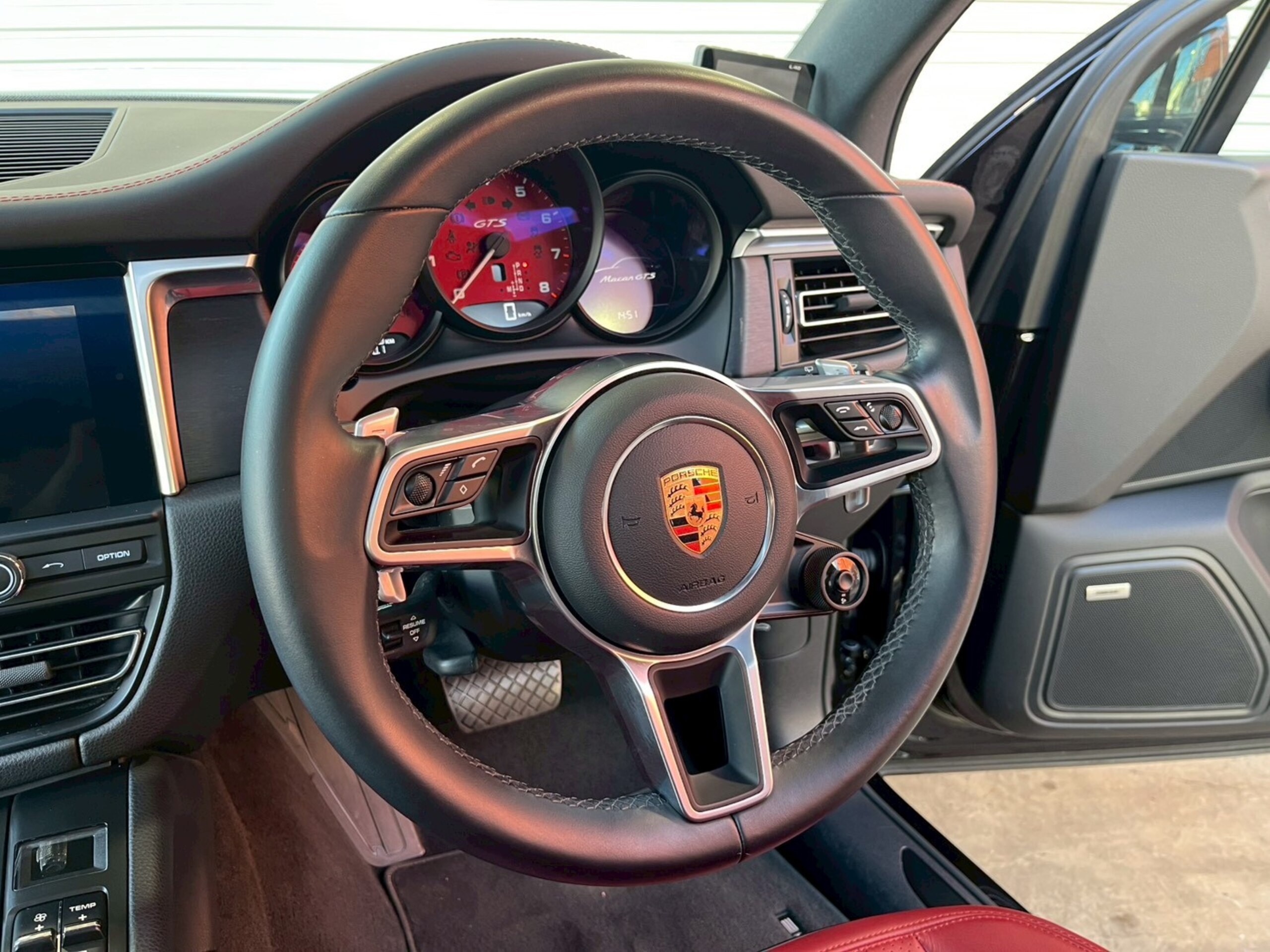 Porsche Macan GTS PDK 4WD Late Model V6 Twin Turbo Sports Chrono Package Panorama Red/Black Leather — photo 9