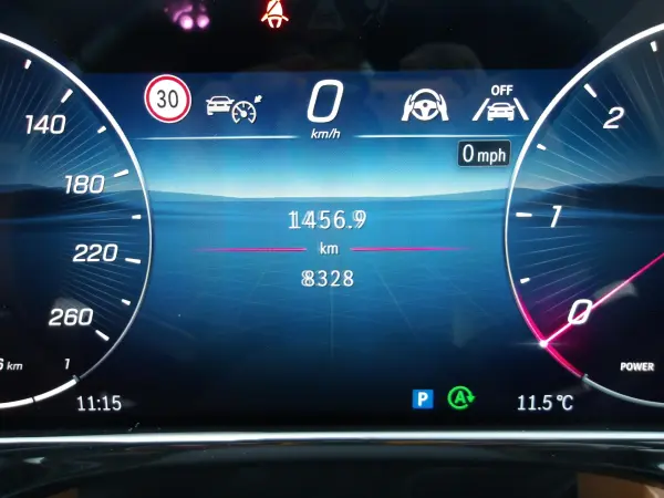 Mercedes-Benz E-Class Wagon E220 d Avantgarde AMG Line Package (ISG Equipped Model) Diesel Turbo MP202401 Leather EXC・SR・Advanced P・(2401) (Obsidian Black) — photo 8