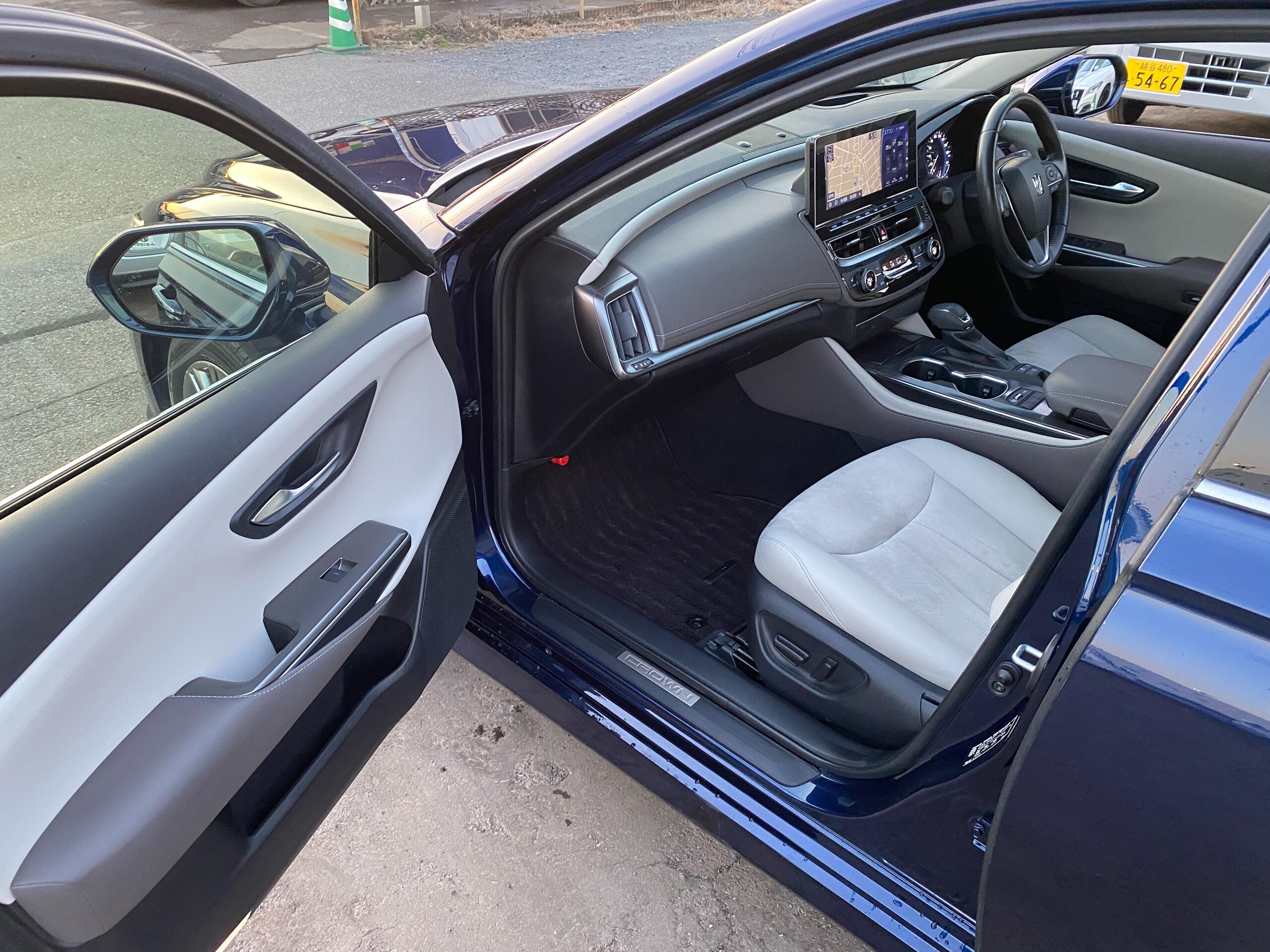 Toyota Crown Hybrid 2.5 S Elegance Style III Late Model — photo 7