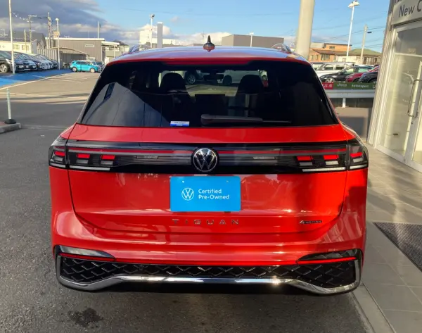 2025 Volkswagen Tiguan — photo 3