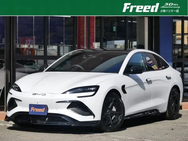 BYD Seal AWD Panoramic Glass Roof / 15.6-inch Touch Screen / Dynaudio Sound / Apple CarPlay & Android Auto / Nappa Leather Seats / Air Seats & Seat Heaters / Around View (Aurora White)