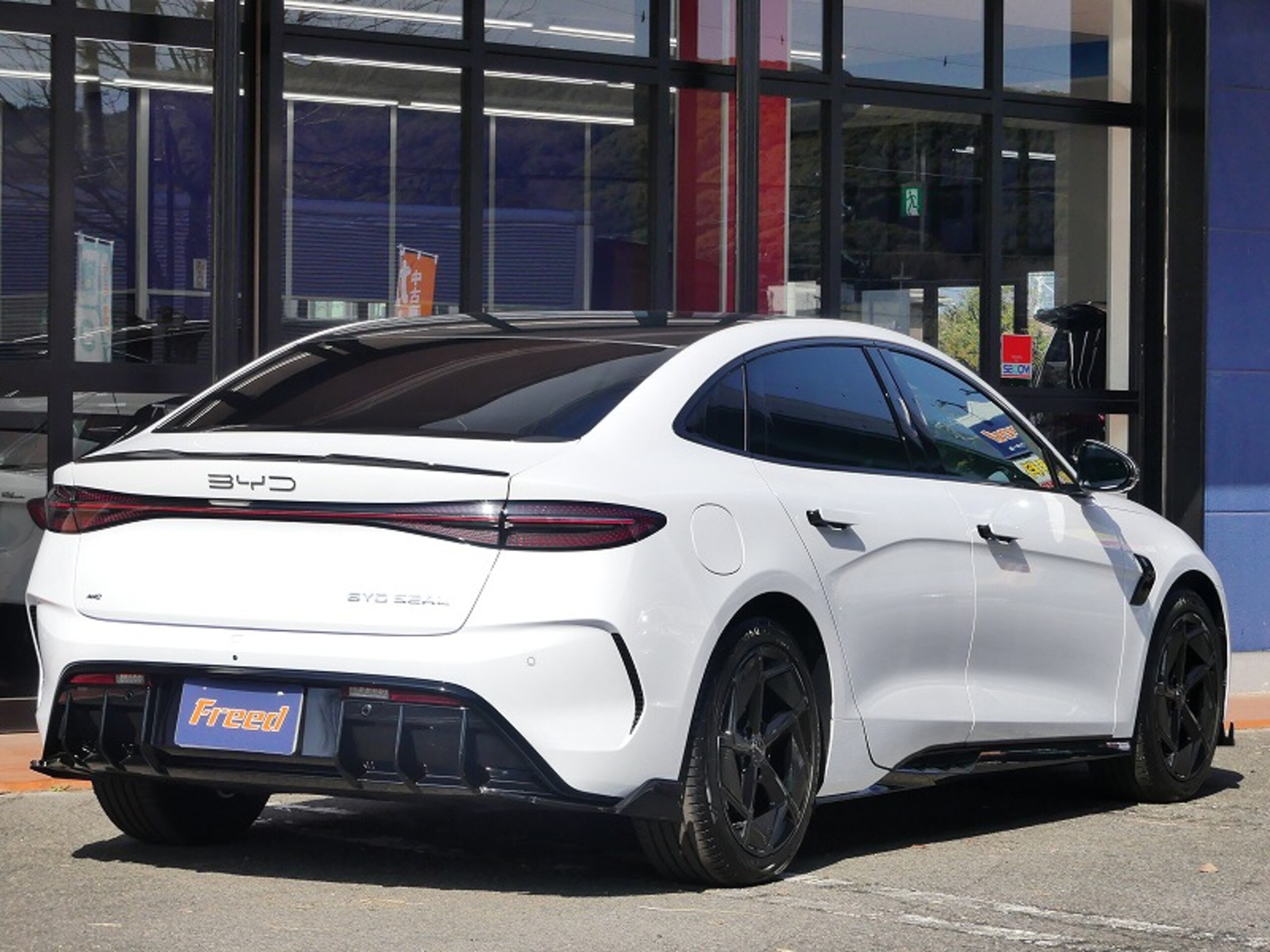 2025 Byd Seal — photo 2