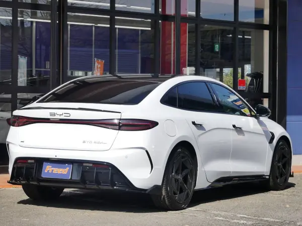 2025 Byd Seal — photo 2