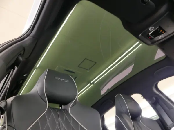 BYD Seal AWD Panoramic Glass Roof / 15.6-inch Touch Screen / Dynaudio Sound / Apple CarPlay & Android Auto / Nappa Leather Seats / Air Seats & Seat Heaters / Around View (Aurora White) — photo 7