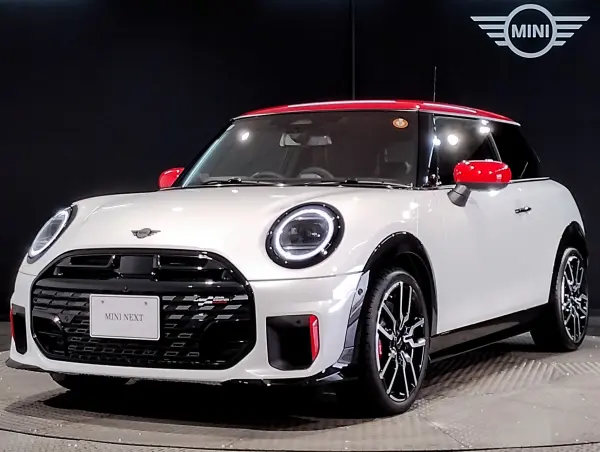 Mini Mini John Cooper Works 3-door DCT O Package One Owner 360-Degree Camera PDC Sensors Head-Up Display Comfort Access Active Cruise Control JCW Trim LED Headlights Mirror ETC (Nanoq White) — thumbnail 1