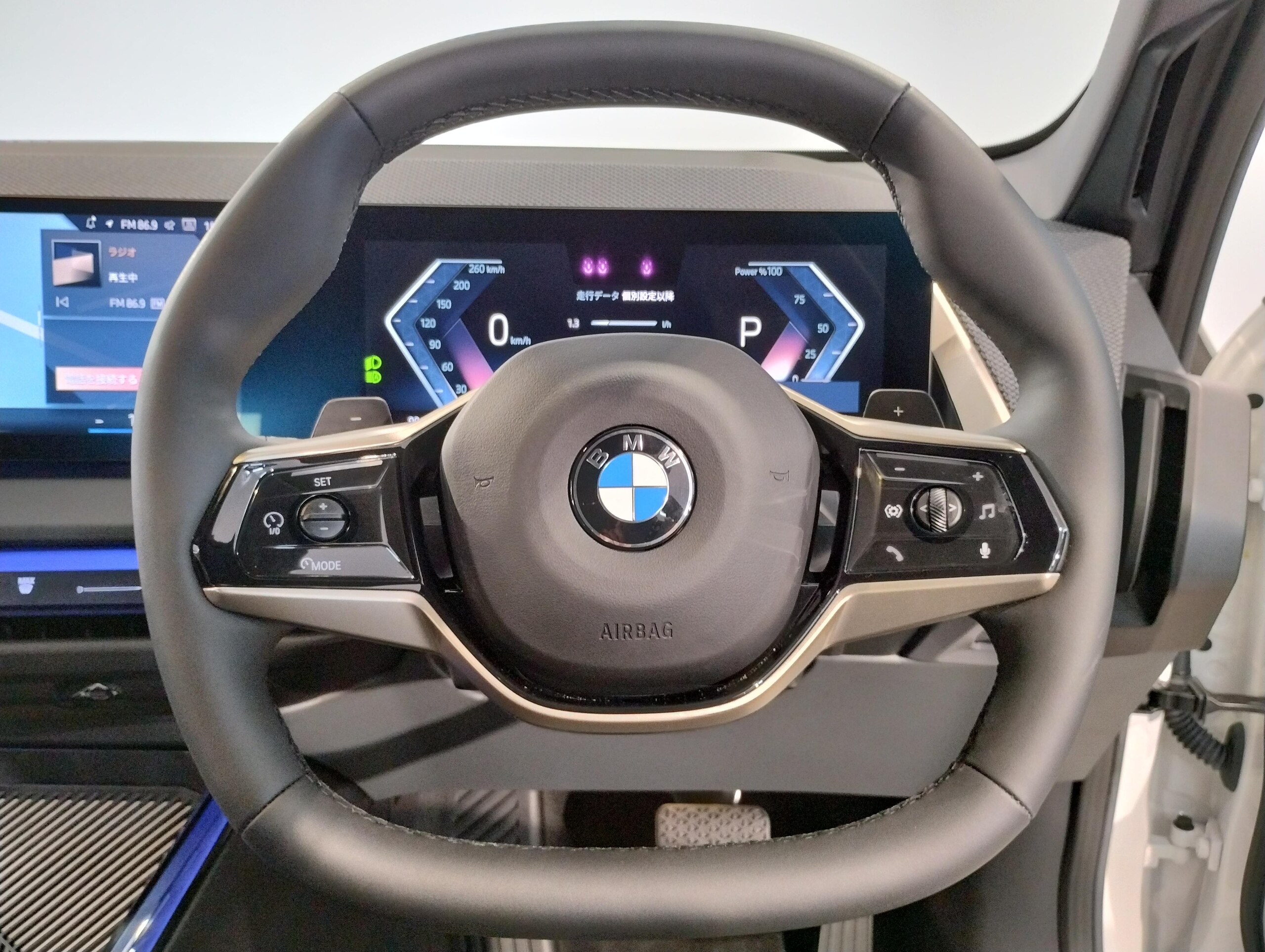 BMW X3 xDrive xLine 4WD Harman Kardon Active Cruise Control Head-Up Display 19AW Viganza Black Heated Seats Wireless Charging Surround View Camera Paddle Shift Memory Power Seats Power Tailgate (Alpine White) — photo 7