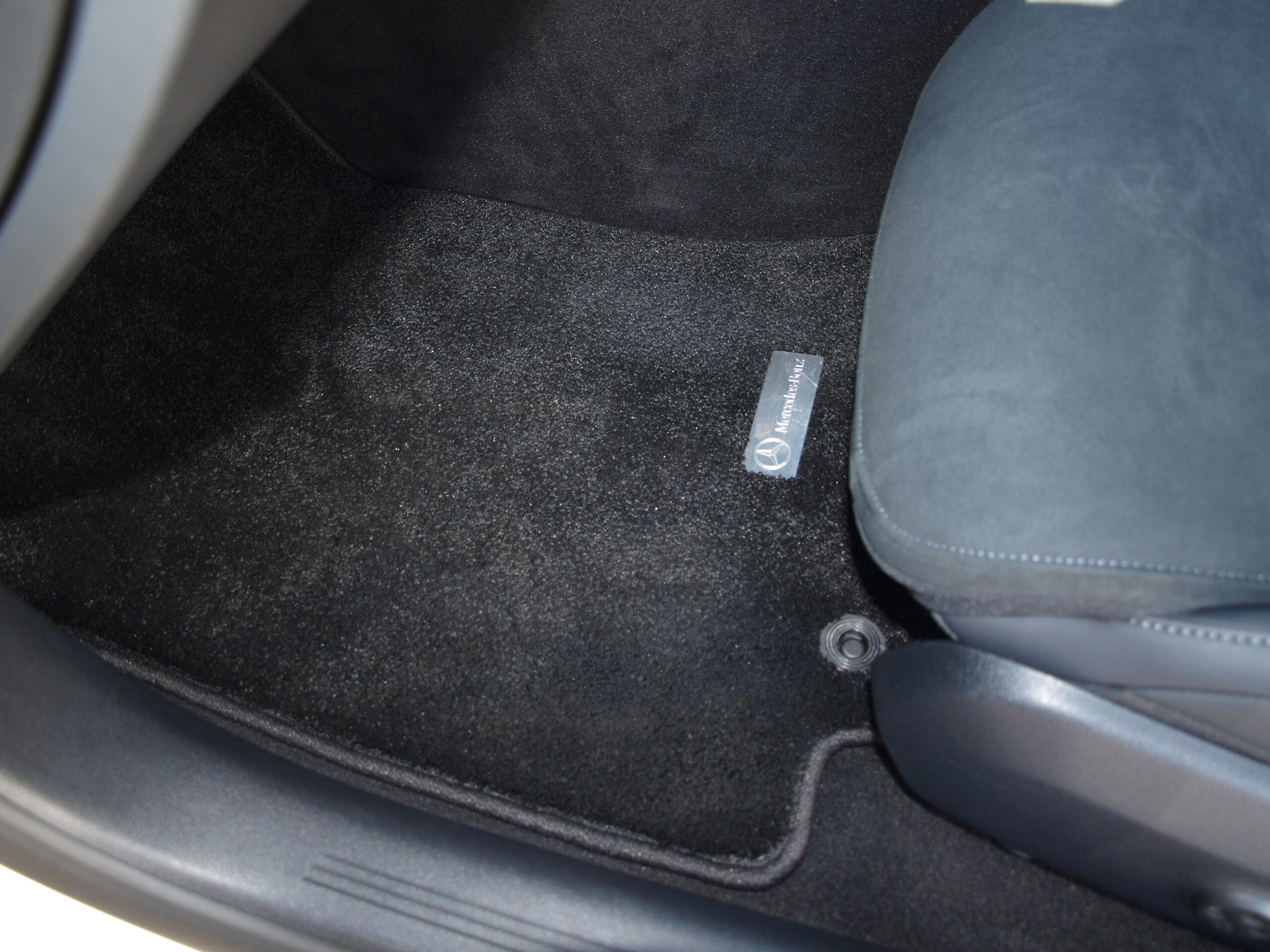 Mercedes-Benz E-Class E220 d Avantgarde AMG Line Package (ISG) Diesel Turbo MP202502 Panoramic Sliding Roof/Radar Safety Package/360-Degree Camera System/Ambient Lighting/Privacy Glass/20-Inch Alloy Wheels (Polar White) — photo 8