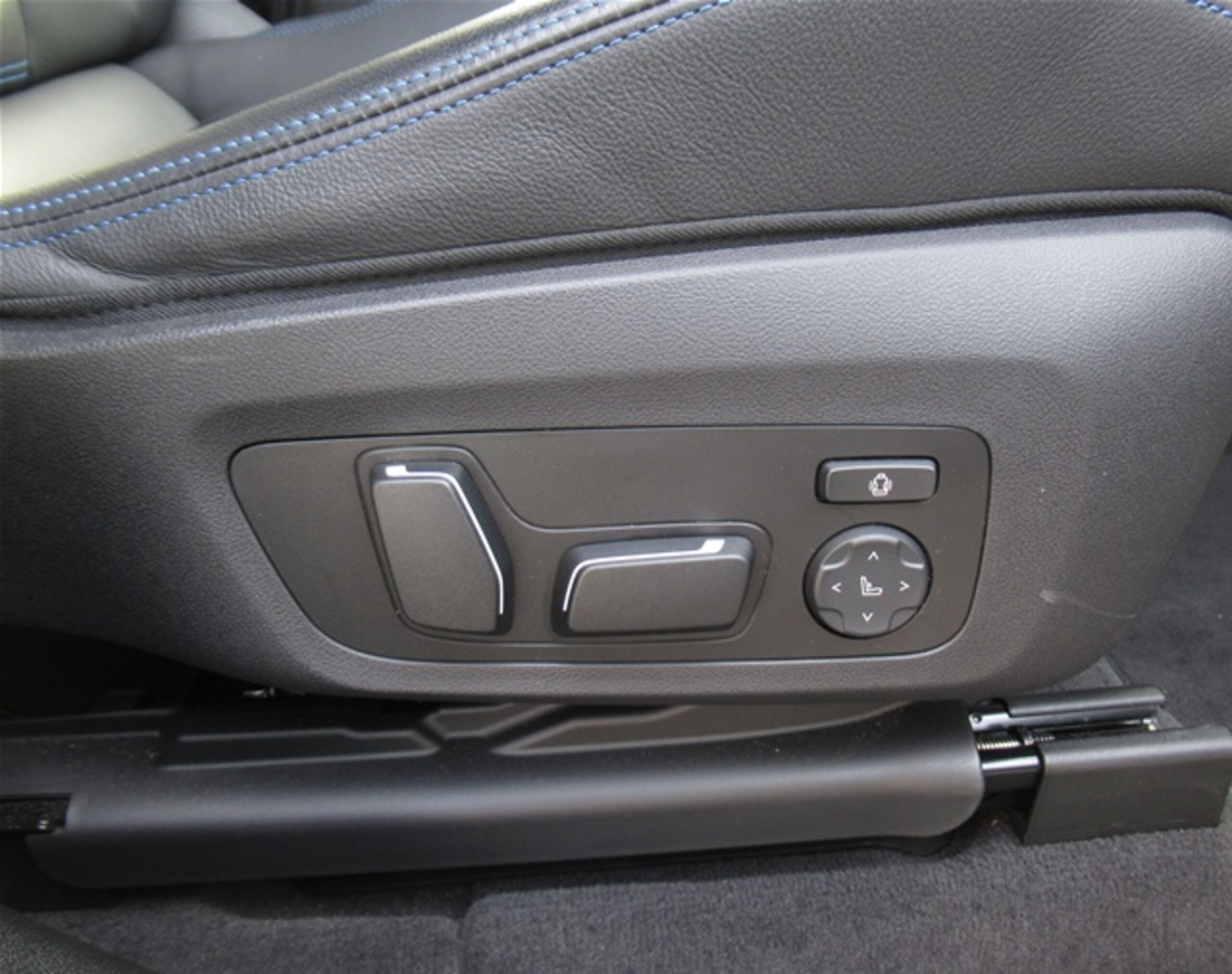 BMW X3 M40i xDrive — photo 8