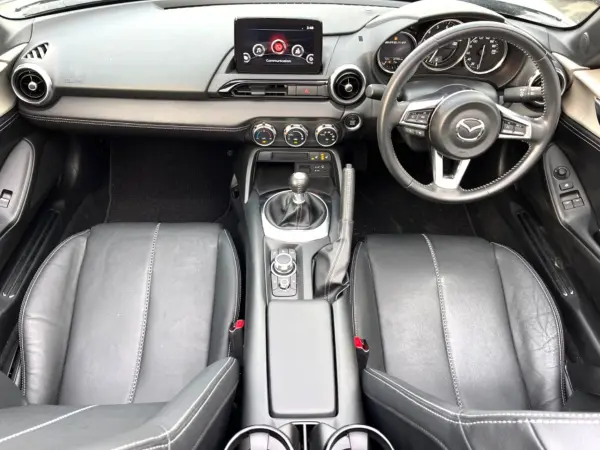 2022 Mazda Roadster — photo 2