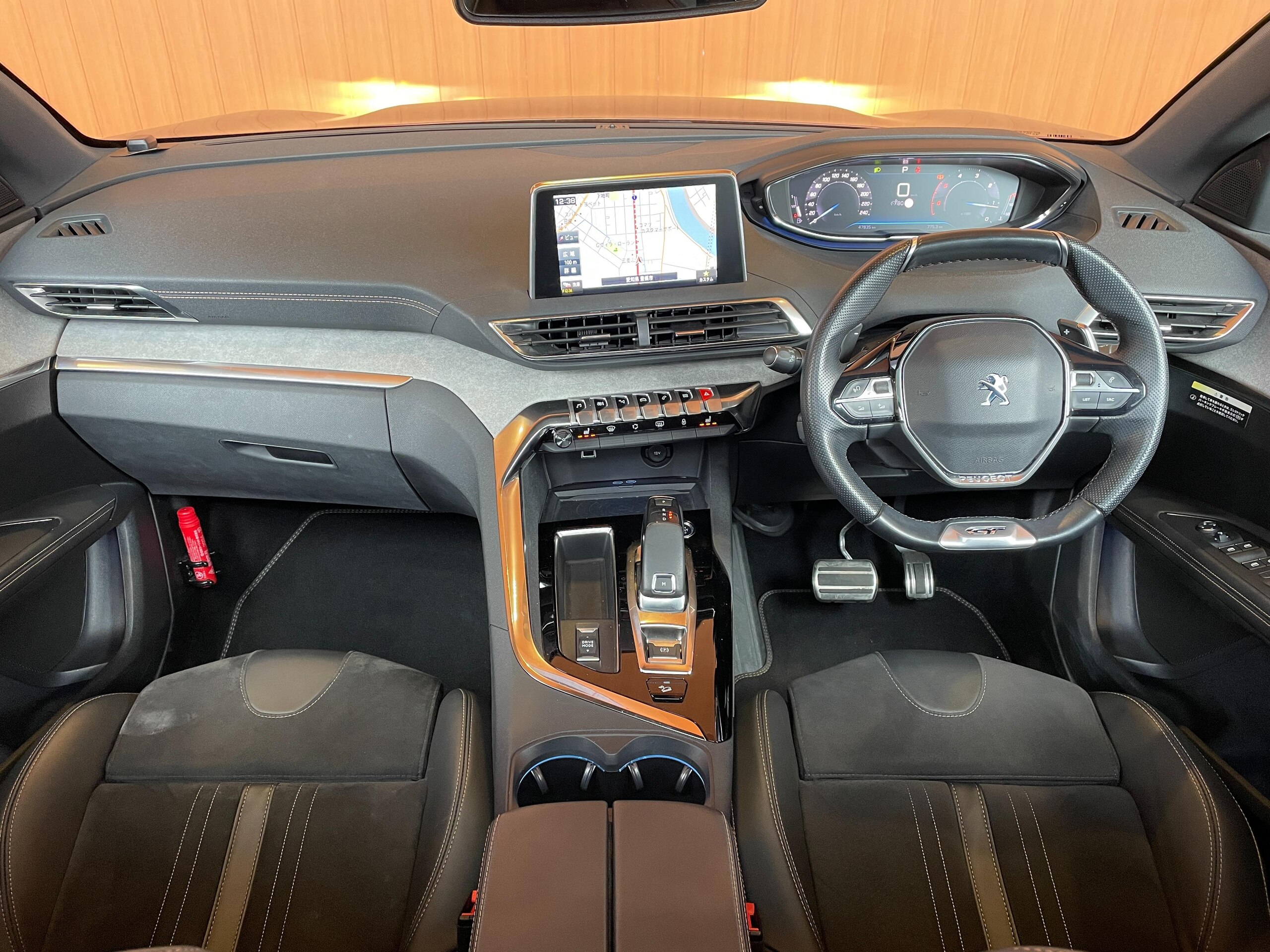 2021 Peugeot 5008 — photo 2