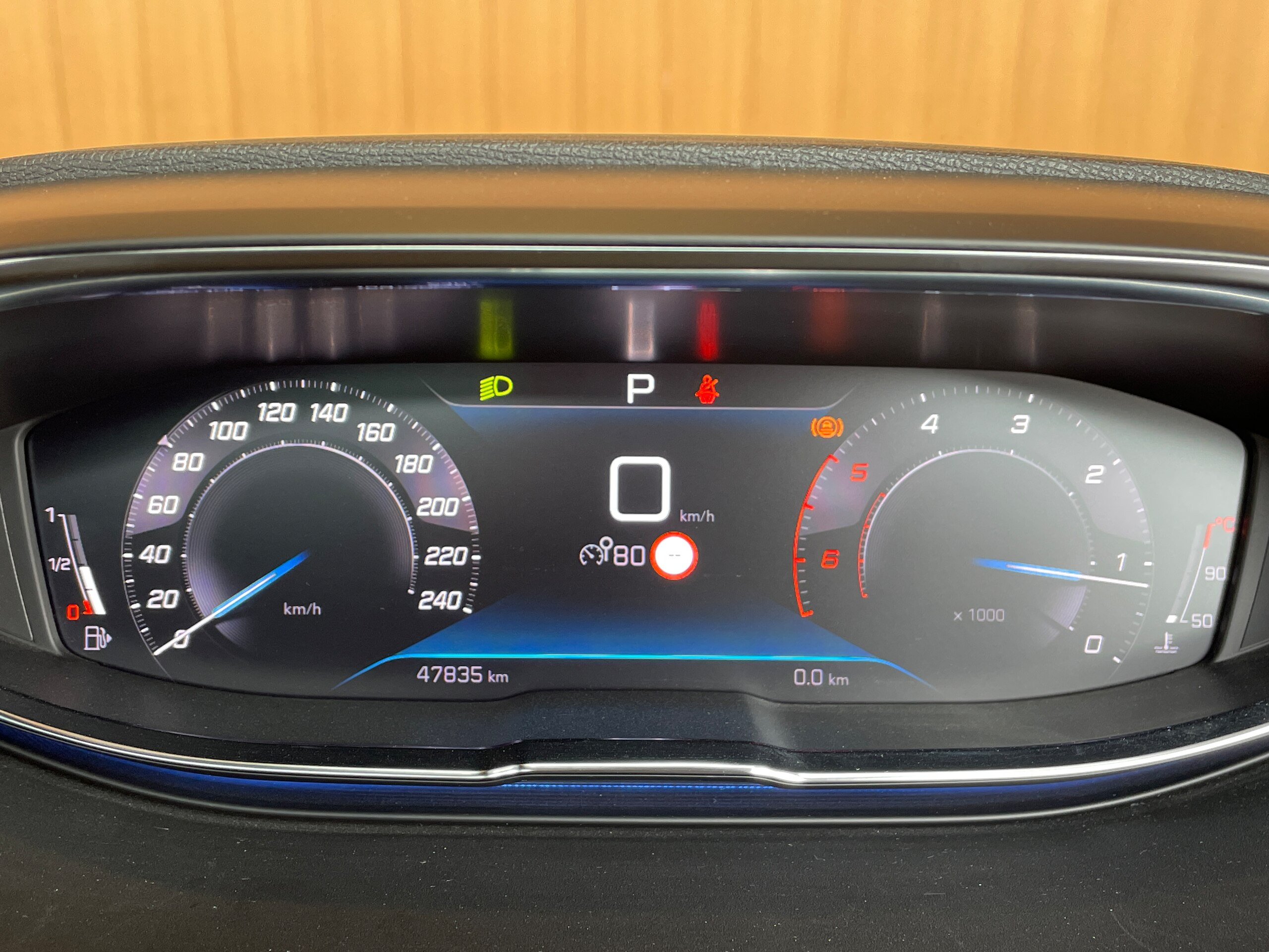 Peugeot 5008 GT BlueHDi Diesel Turbo — photo 7