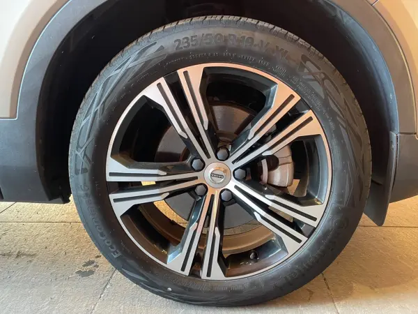 Volvo XC40 B4 AWD Inscription 4WD Panorama Sunroof Brown Leather Seat Seat Heater Genuine Navigation Full-Seg TV 360-Degree Camera Harman Kardon Sound Steering Heater ACC Blind Spot Lane Keep Genuine 19-inch Alloy Power Back Door ETC (Pebble Grey Metallic) — photo 8