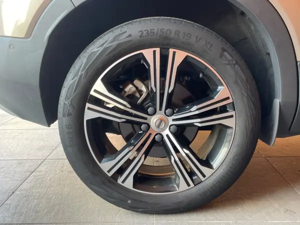 Volvo XC40 B4 AWD Inscription 4WD Panorama Sunroof Brown Leather Seat Seat Heater Genuine Navigation Full-Seg TV 360-Degree Camera Harman Kardon Sound Steering Heater ACC Blind Spot Lane Keep Genuine 19-inch Alloy Power Back Door ETC (Pebble Grey Metallic) — photo 9