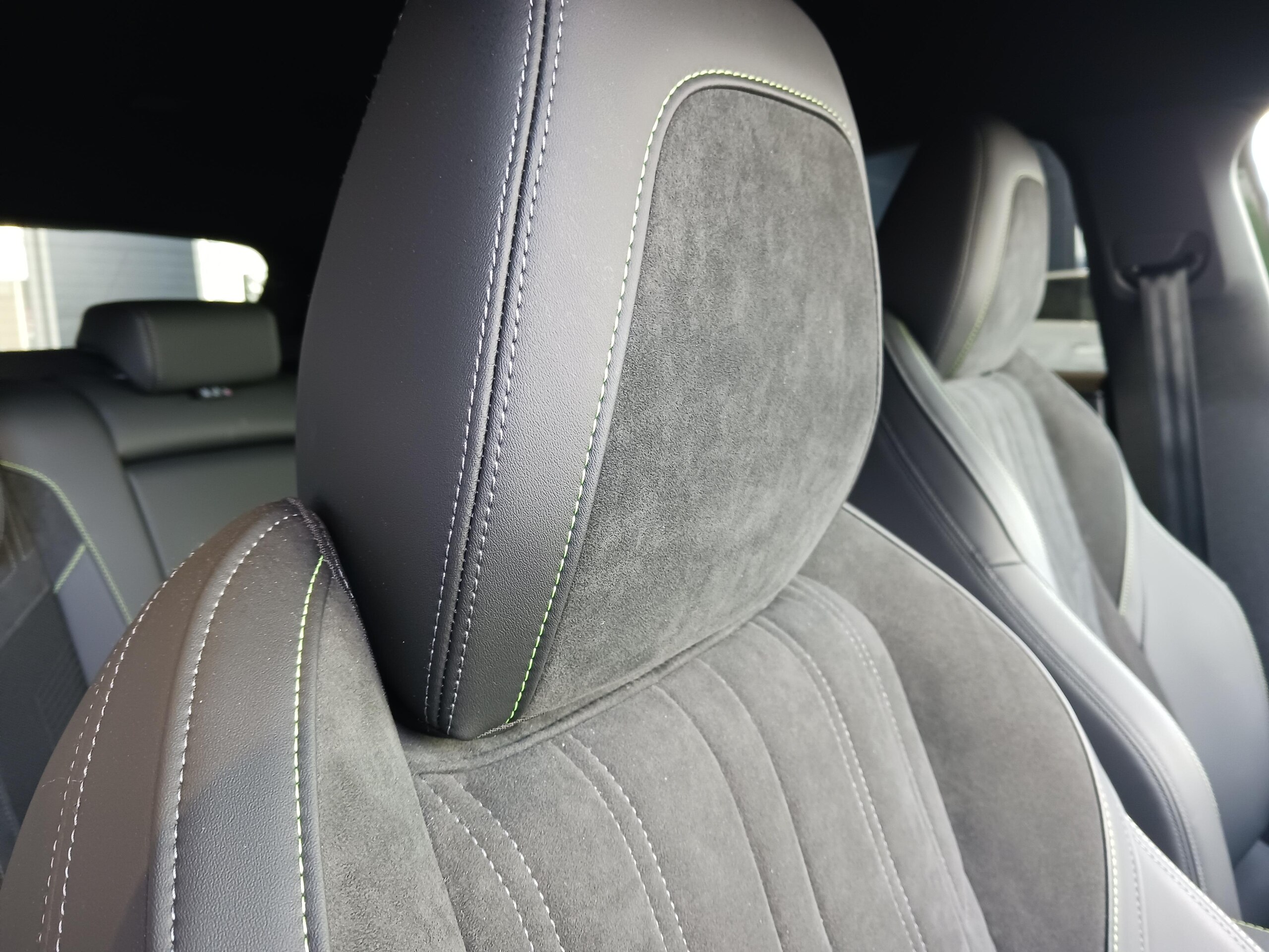 Peugeot 308GT BlueHDi Diesel Turbo — photo 9