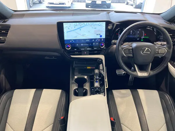 2022 Lexus Nx — photo 2